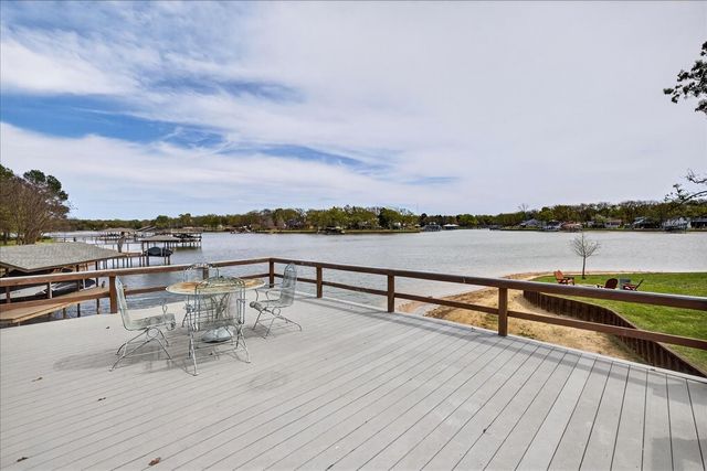 125 Lark Drive, Enchanted Oaks, TX 75156