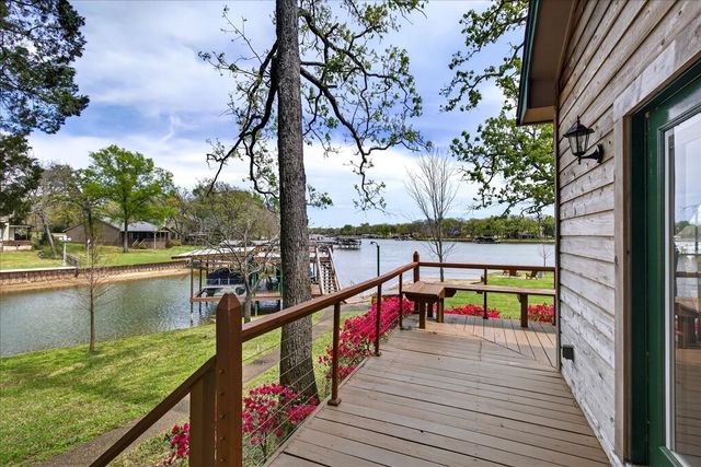 125 Lark Drive, Enchanted Oaks, TX 75156