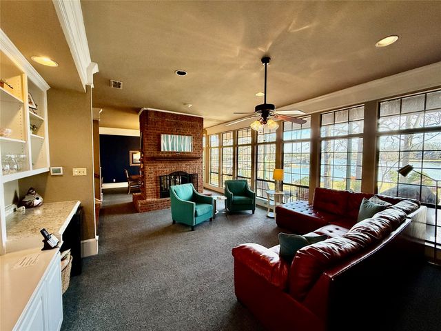 125 Lark Drive, Enchanted Oaks, TX 75156