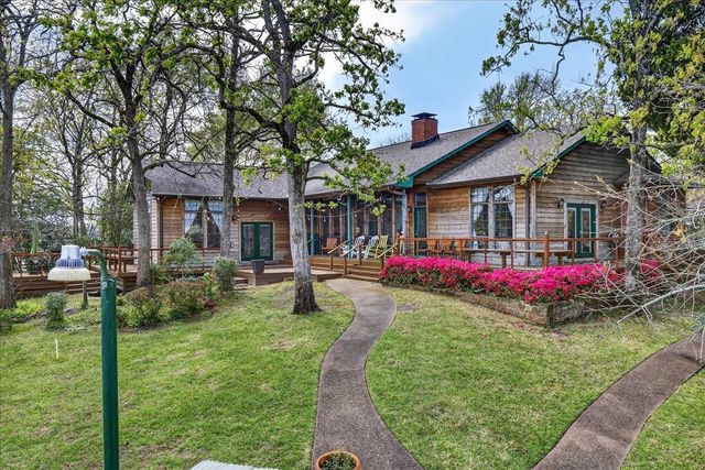125 Lark Drive, Enchanted Oaks, TX 75156