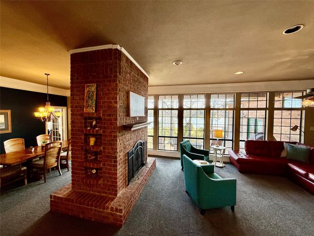 125 Lark Drive, Enchanted Oaks, TX 75156