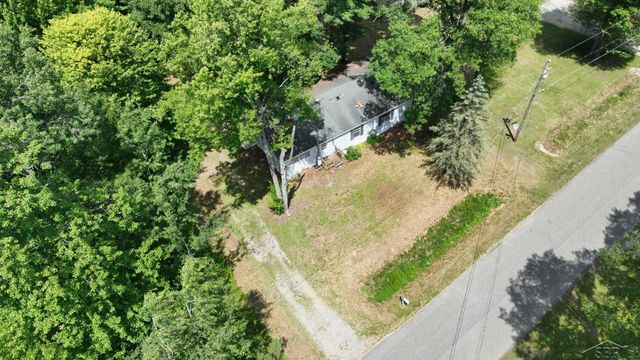 820 W Sand Beach Drive, Sanford, MI 48657