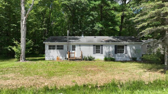 820 W Sand Beach Drive, Sanford, MI 48657