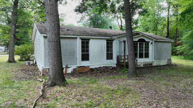 820 W Sand Beach Drive, Sanford, MI 48657