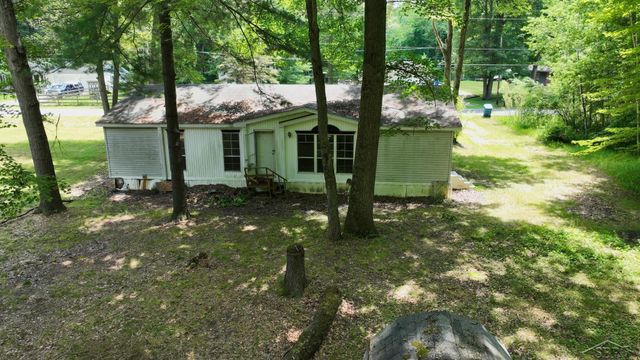 820 W Sand Beach Drive, Sanford, MI 48657