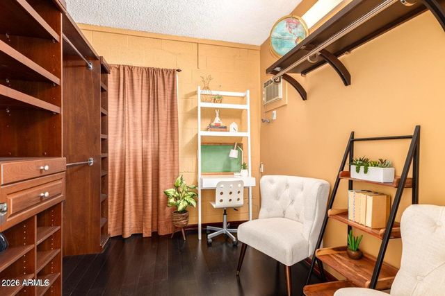 6020 E MARCONI Avenue, Scottsdale, AZ 85254