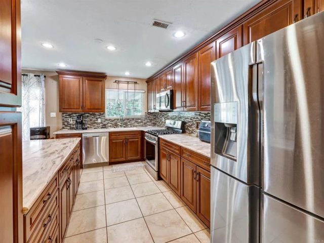9512 Milden St, La Mesa, CA 91942