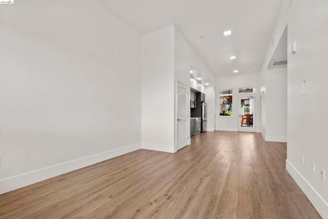 1545 32nd Street 208, Oakland, CA 94608