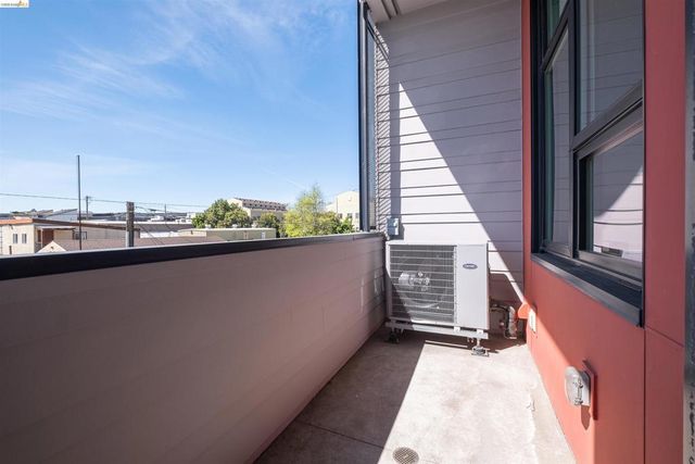 1545 32nd Street 208, Oakland, CA 94608
