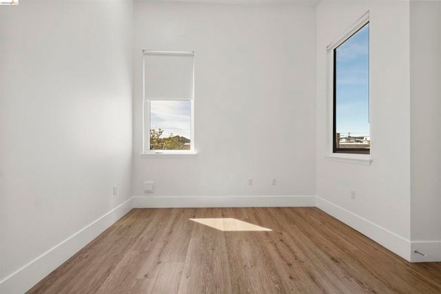 1545 32nd Street 208, Oakland, CA 94608