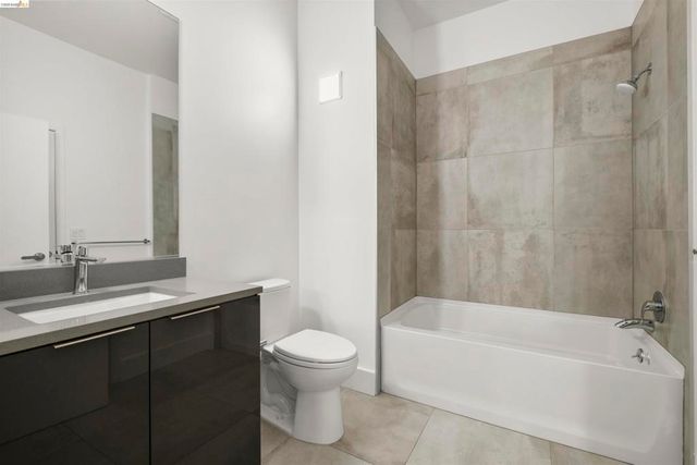 1545 32nd Street 208, Oakland, CA 94608