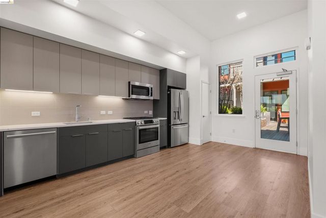 1545 32nd Street 208, Oakland, CA 94608