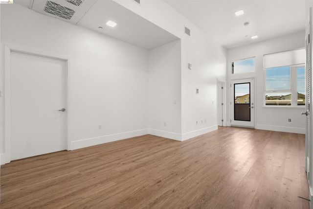 1545 32nd Street 208, Oakland, CA 94608