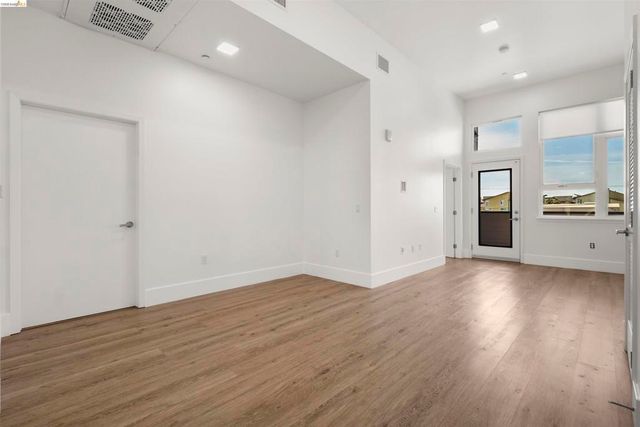 1545 32nd Street 208, Oakland, CA 94608