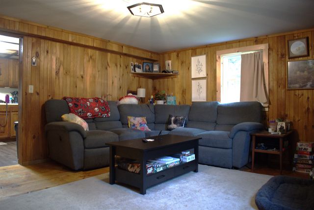 54 Assisqua Avenue, St. Johnsbury, VT 05819