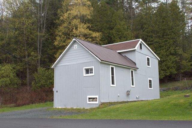54 Assisqua Avenue, St. Johnsbury, VT 05819