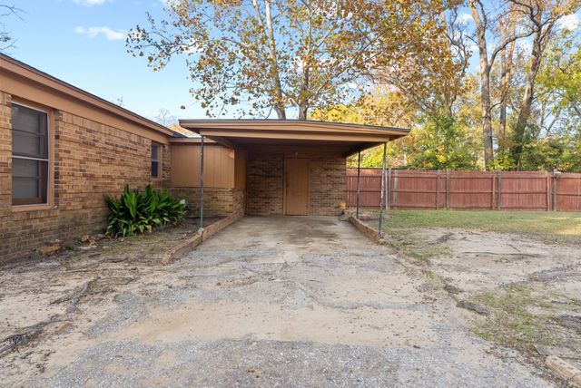 736 Crestway Drive, Tyler, TX 75701