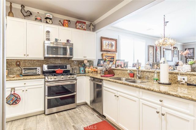 10468 Darby Road, Apple Valley, CA 92308