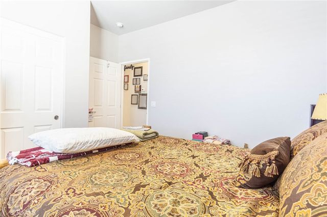 10468 Darby Road, Apple Valley, CA 92308