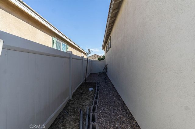 10468 Darby Road, Apple Valley, CA 92308