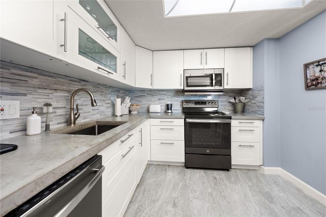 675 S GULFVIEW BOULEVARD 1108, Clearwater Beach, FL 33767