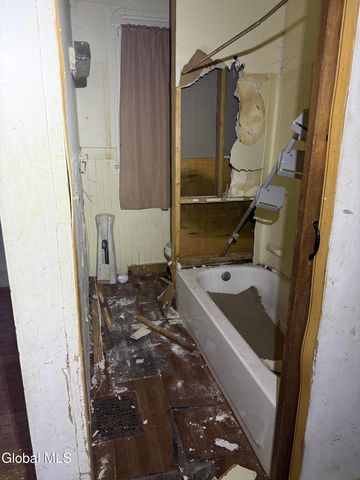 942 Emmett Street, Schenectady, NY 12307