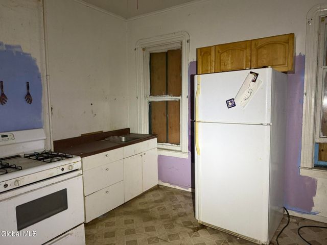 942 Emmett Street, Schenectady, NY 12307