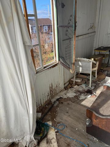 942 Emmett Street, Schenectady, NY 12307