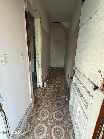 942 Emmett Street, Schenectady, NY 12307