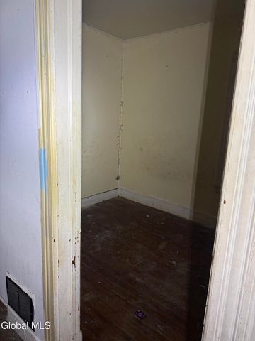 942 Emmett Street, Schenectady, NY 12307