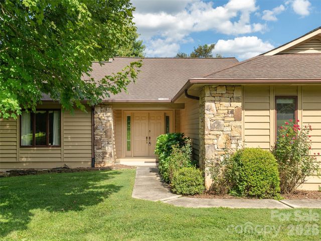 504 Crooked Creek Road, Hendersonville, NC 28739