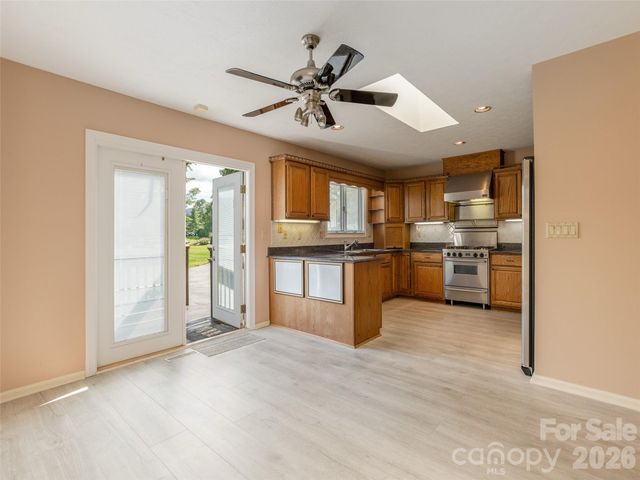 504 Crooked Creek Road, Hendersonville, NC 28739