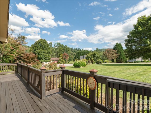 504 Crooked Creek Road, Hendersonville, NC 28739