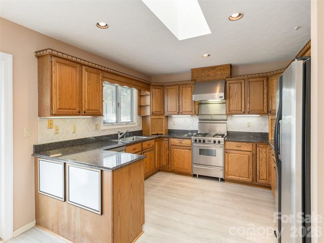 504 Crooked Creek Road, Hendersonville, NC 28739
