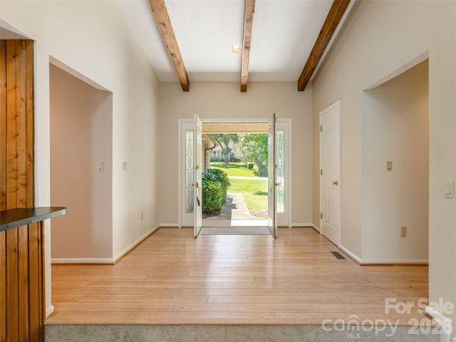 504 Crooked Creek Road, Hendersonville, NC 28739