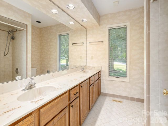 504 Crooked Creek Road, Hendersonville, NC 28739