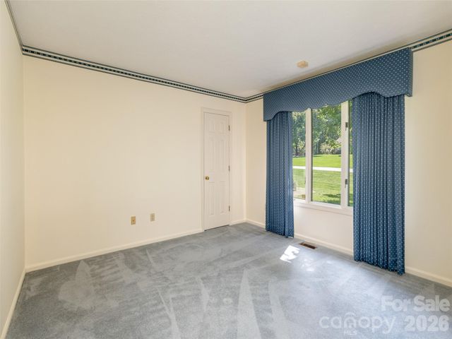 504 Crooked Creek Road, Hendersonville, NC 28739