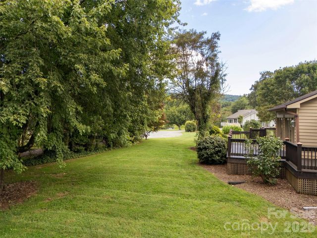 504 Crooked Creek Road, Hendersonville, NC 28739
