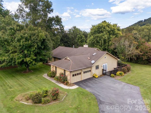 504 Crooked Creek Road, Hendersonville, NC 28739