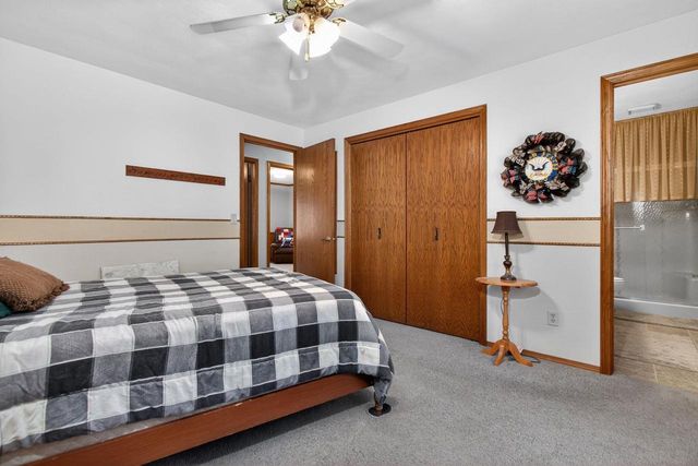 2516 W SUNNYVIEW CIRCLE, Appleton, WI 54914