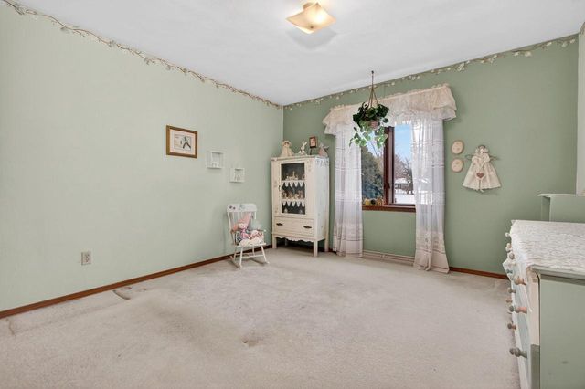 2516 W SUNNYVIEW CIRCLE, Appleton, WI 54914