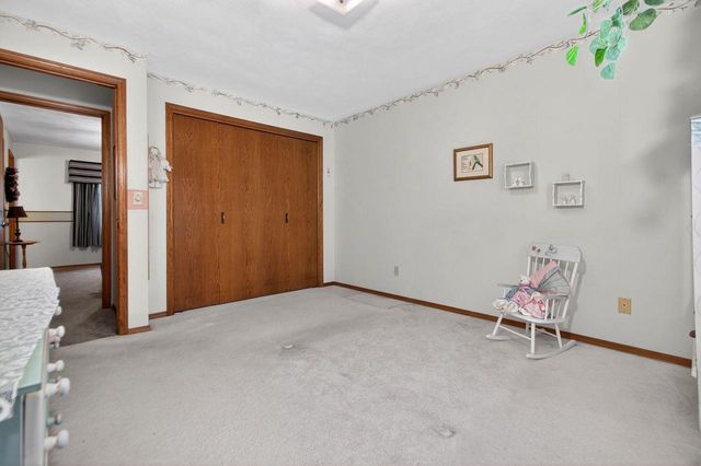 2516 W SUNNYVIEW CIRCLE, Appleton, WI 54914