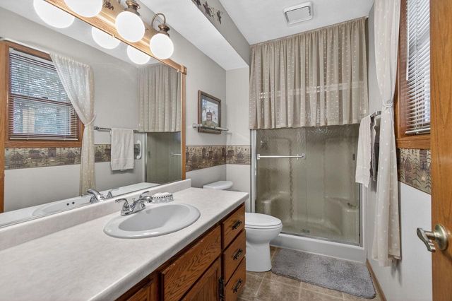 2516 W SUNNYVIEW CIRCLE, Appleton, WI 54914