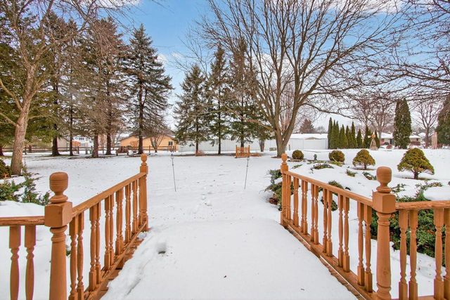 2516 W SUNNYVIEW CIRCLE, Appleton, WI 54914