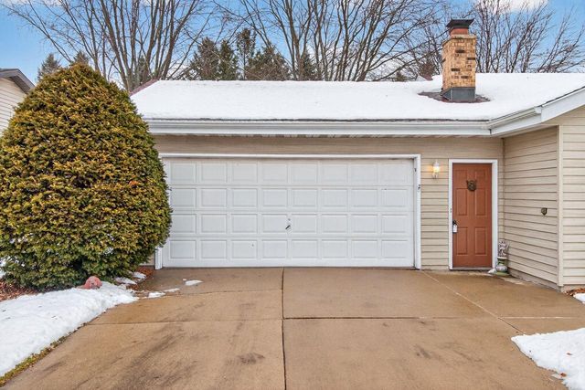 2516 W SUNNYVIEW CIRCLE, Appleton, WI 54914