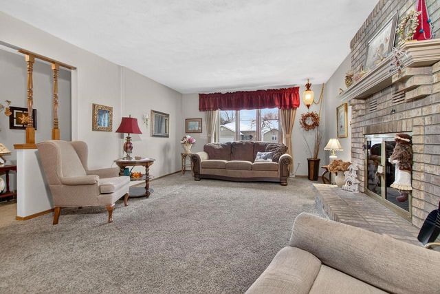 2516 W SUNNYVIEW CIRCLE, Appleton, WI 54914