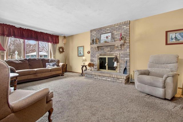 2516 W SUNNYVIEW CIRCLE, Appleton, WI 54914