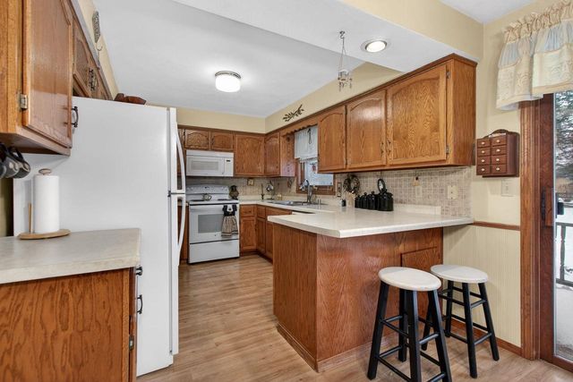 2516 W SUNNYVIEW CIRCLE, Appleton, WI 54914