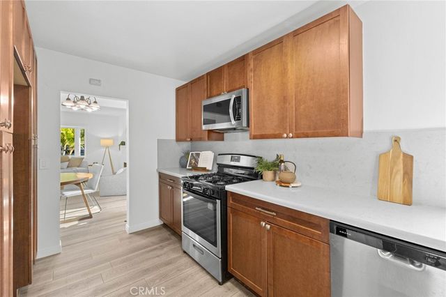 1410 S Olive, Santa Ana, CA 92707