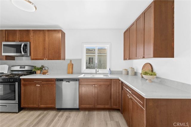 1410 S Olive, Santa Ana, CA 92707